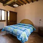 Borgo Le Capannelle מלון דירות Castel Ritaldi